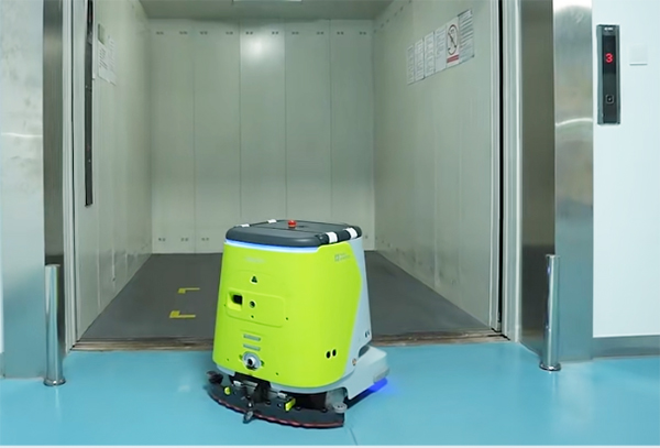 電子廠智能清潔機(jī)器人上電梯 電子廠智能清潔機(jī)器人上電梯